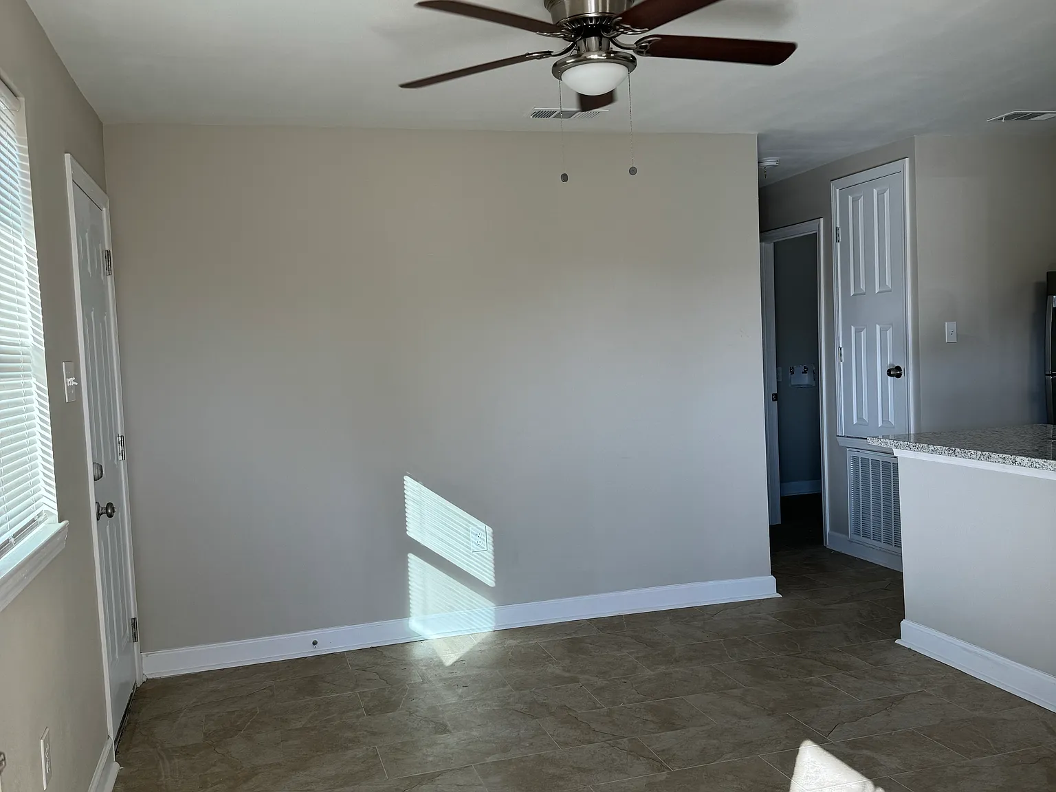 4832 Viola St — Photo 4