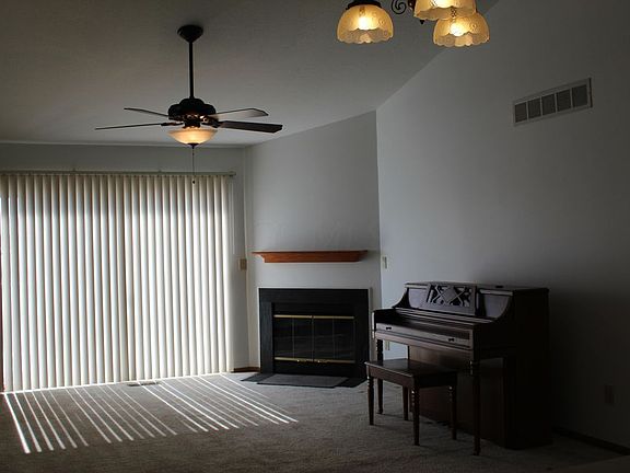 5th image of 395 Retreat Ln #395