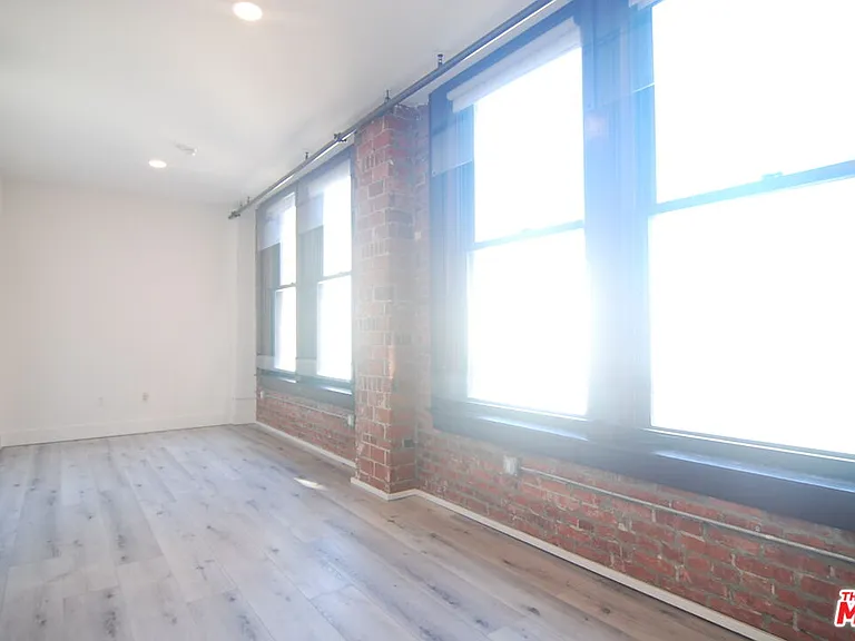 460 S Spring St #608 — Photo 8