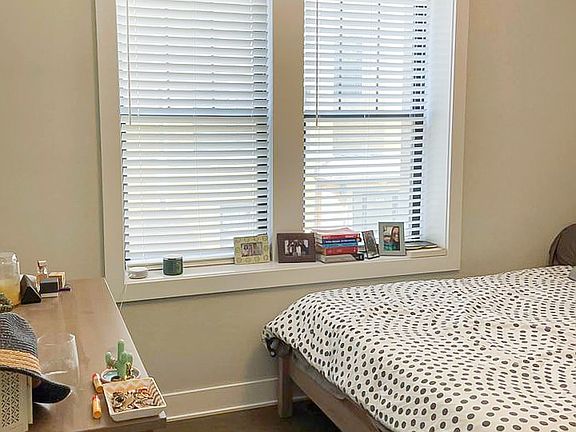 3rd image of 2618 N Rockwell St #1