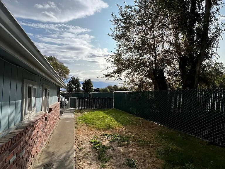 2100 S 11th Ave — Photo 16