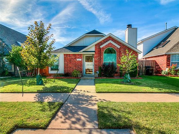 4th image of 2137 Parkview Dr