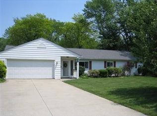 135 Artsdale Dr, Avon Lake, OH