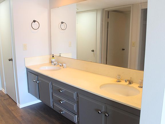 5th image of 4900 Rosehedge Dr APT 303