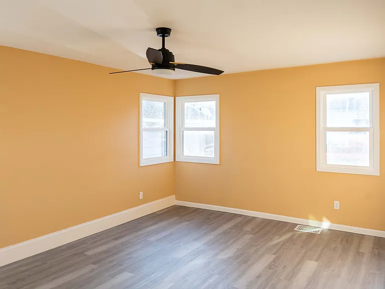 34 Budlong St #1 — Photo 11