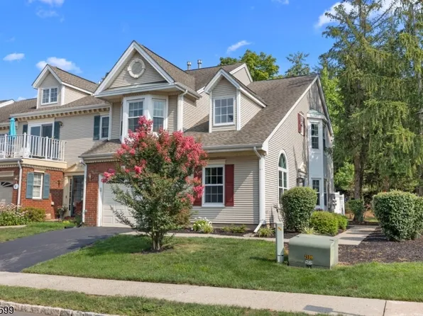 2 Sapphire Ln, Franklin Twp., NJ 08823