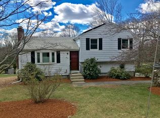 820 Lincoln St, Franklin, MA 02038
