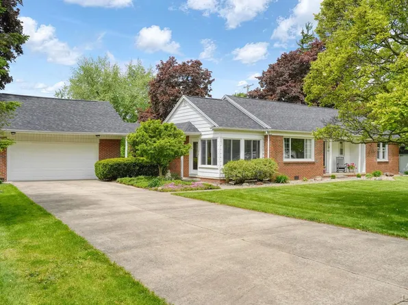 425 W Oregon Rd, Adrian, MI 49221