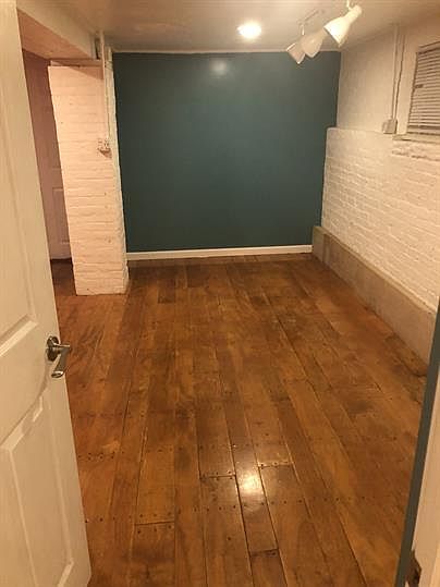 2nd image of 318 1st St #Basement