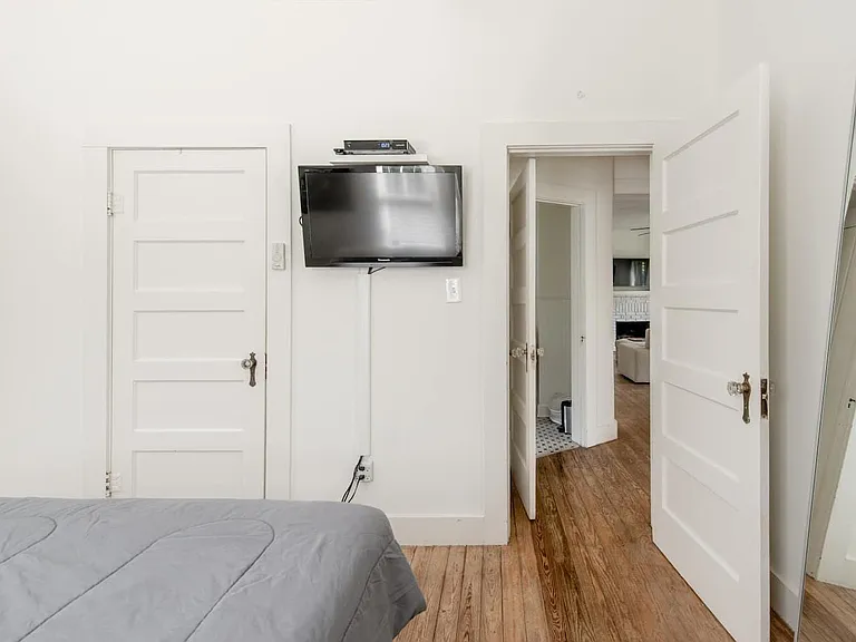 302 N Peninsula Ave — Photo 12