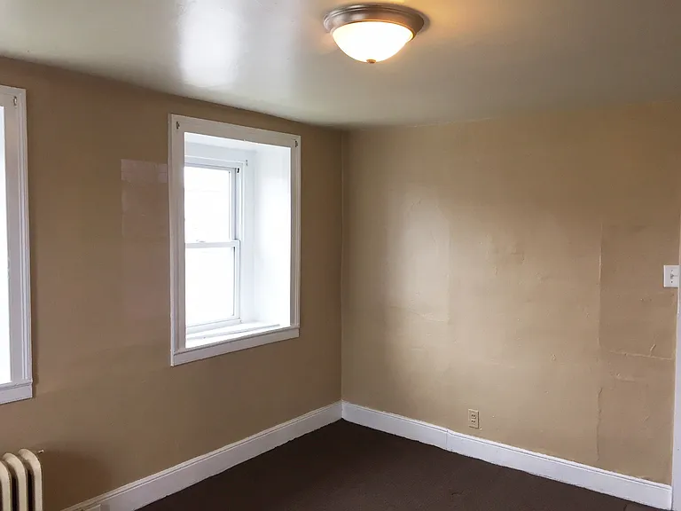 2 E Broad St #2 — Photo 9