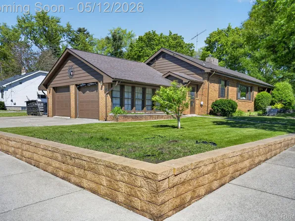 1209 Beatrice St, Flushing, MI 48433