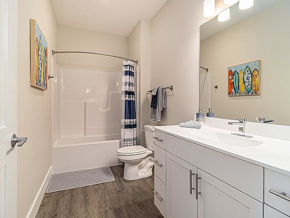 En suite bathrooms