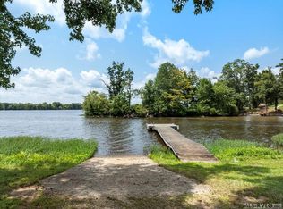 902 River Rd, Bracey, VA 23919