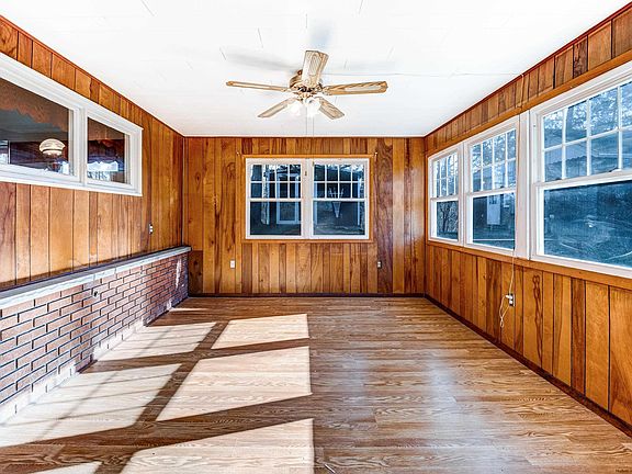 4th image of 239 North Drive