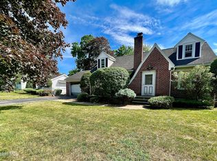 2814 Halsey Dr, Schenectady, NY 12304