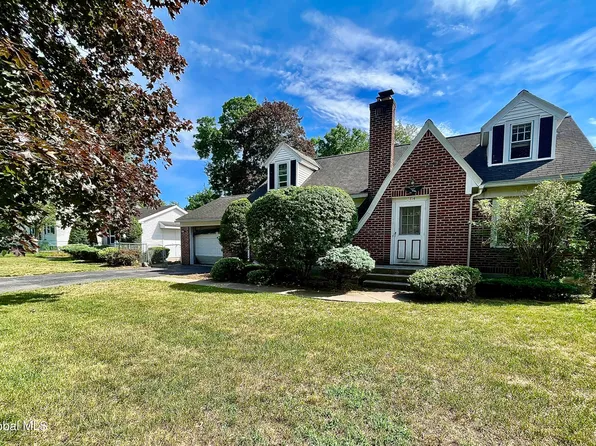 2814 Halsey Drive, Schenectady, NY 12304