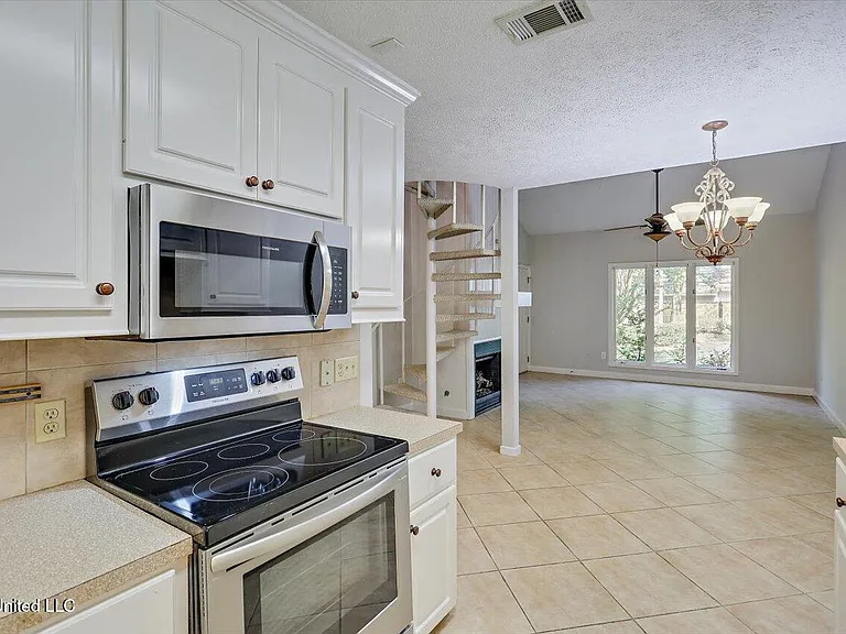 200 Woodgreen Dr #2 — Photo 8