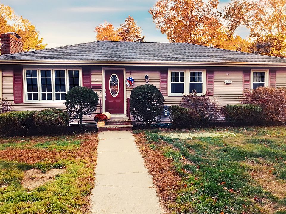 1st image of 22 Cherry Hill Cir