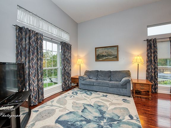 3rd image of 6013 Breezeland Ct