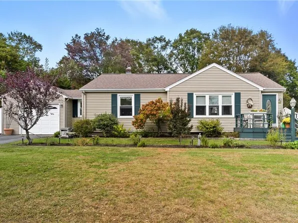 19 Beatrice Ave, Warwick, RI 02889