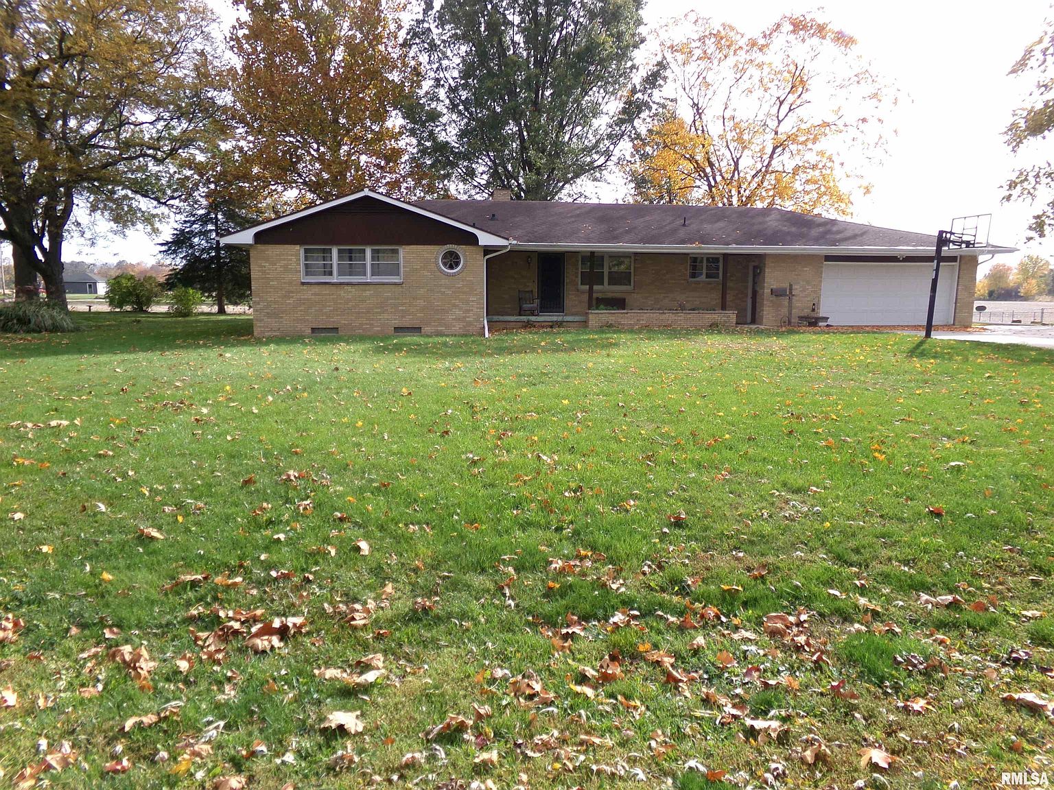 398 E Vine St, Farmington, IL 61531 Zillow