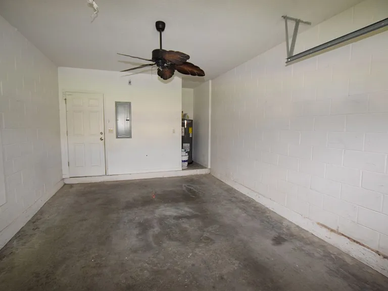 9796 Tivoli Villa Dr — Photo 38
