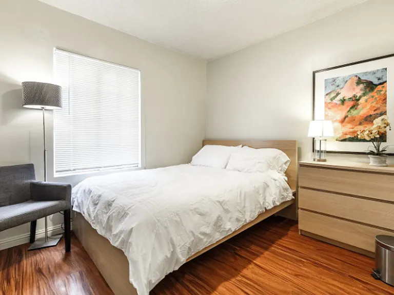 2618 Ellendale Pl — Photo 10