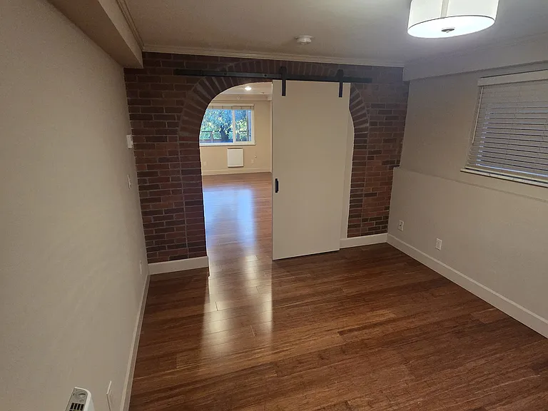 2332 Minor Ave E #8 — Photo 10