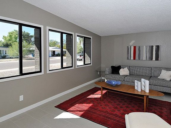 5th image of 3634 E Paradise Dr