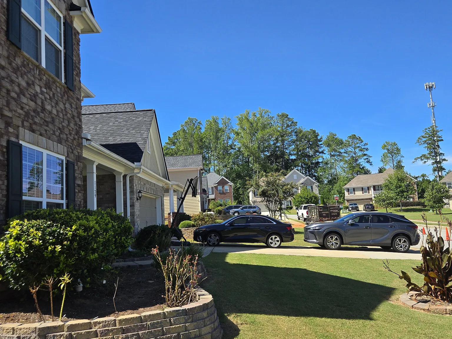 5 bed, 3278 sqft, $3,499 — Photo 3
