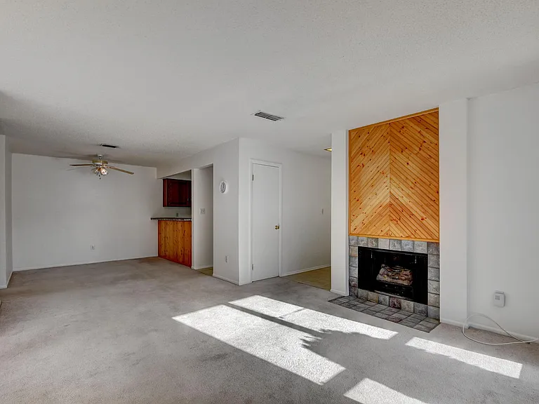 2330 E Fremont Ave #A19 — Photo 5