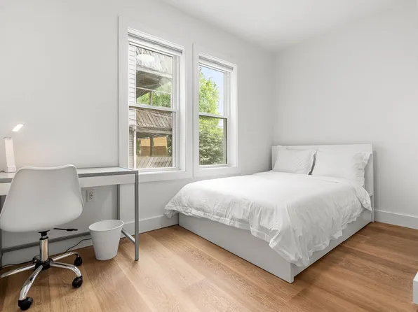 621 E 8th St, Boston, MA