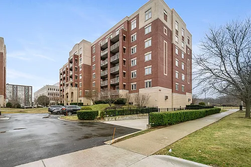 8747 W Bryn Mawr Ave #504 Photo 1 8747 W Bryn Mawr Ave #504 Photo 1