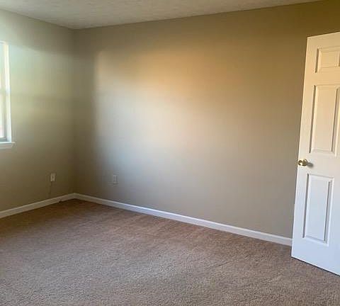 5th image of 2723 S Roan St APT 6