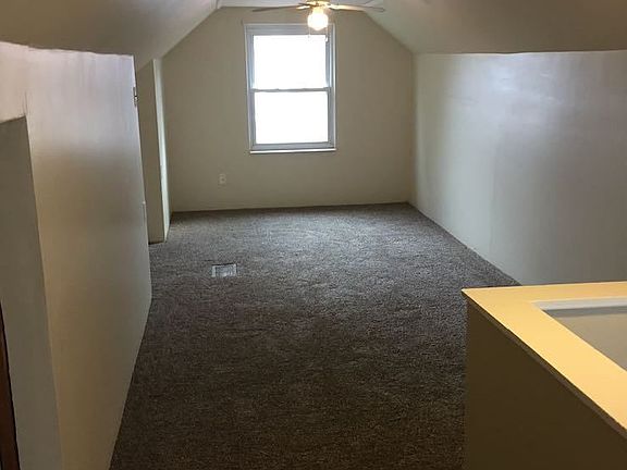 4th image of 1113 Capitol Ave