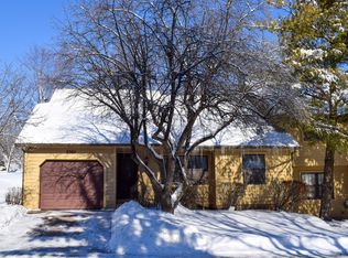 2301 Robin Ln, Elgin, IL 60123