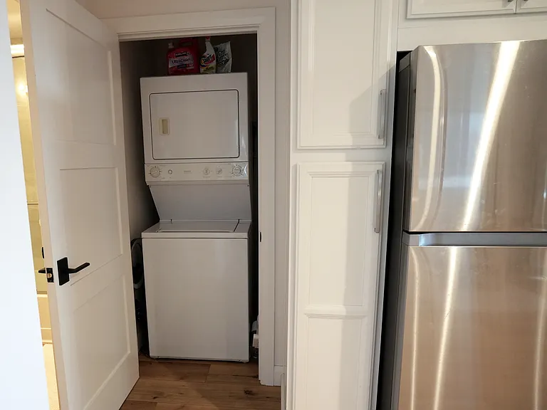 340 Sylvia St — Photo 7