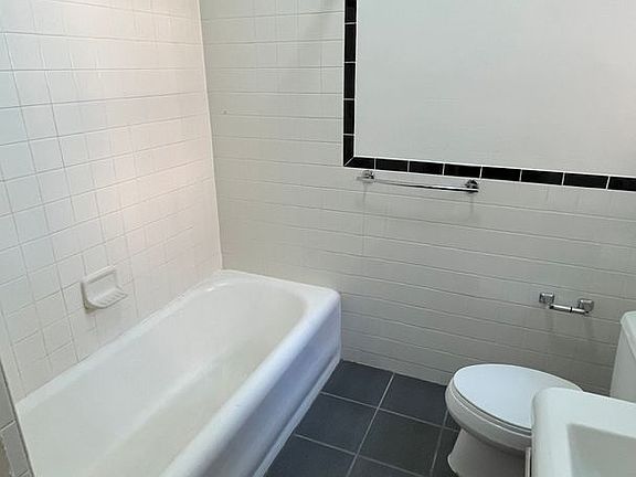 5th image of 1560 McAllister St APT 6