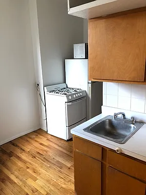 Rented by Eric Goodman Realty Corp | media 24