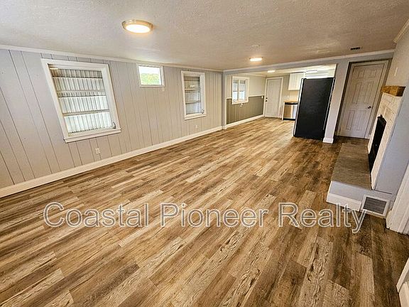 5th image of 501 25th Ave W