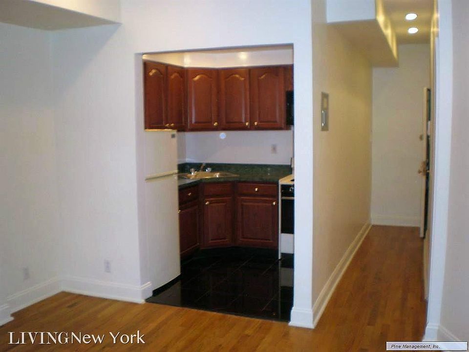 2nd image of 167 W 83rd St APT 1B