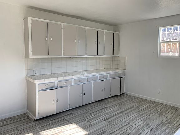 4th image of 407 E California St