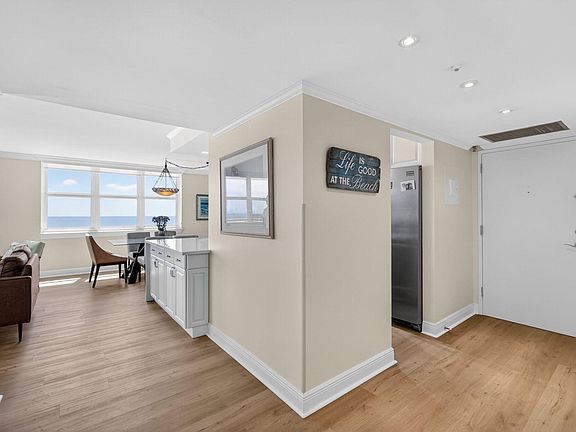 4th image of 5440 N Ocean Drive #1006