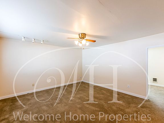 5th image of 108 SE 6th St APT 3