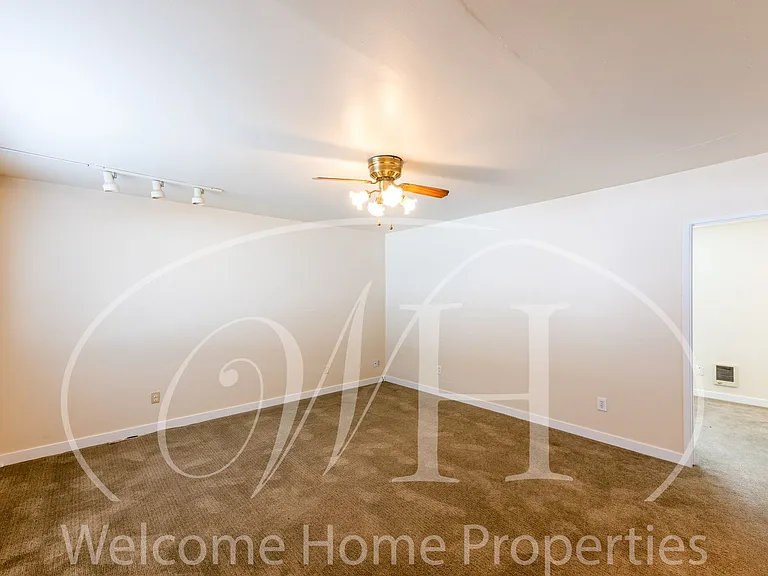 108 SE 6th St — Photo 5