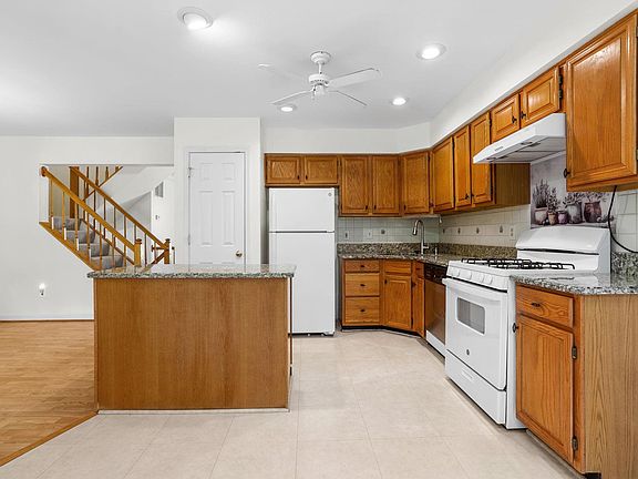 3rd image of 10637 Alison Dr