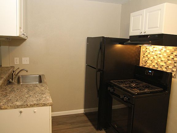 5th image of 7469 Williams Ave
