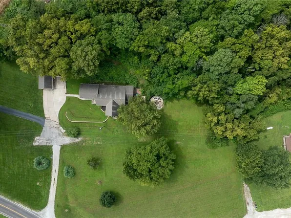 9406 SW State Route Jj, Saint Joseph, MO 64504