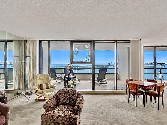 5th image of 100 Lakeshore Dr APT T57